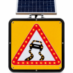 لوحة مرورية تعمل بالطاقة الشمسية Solar traffic sign